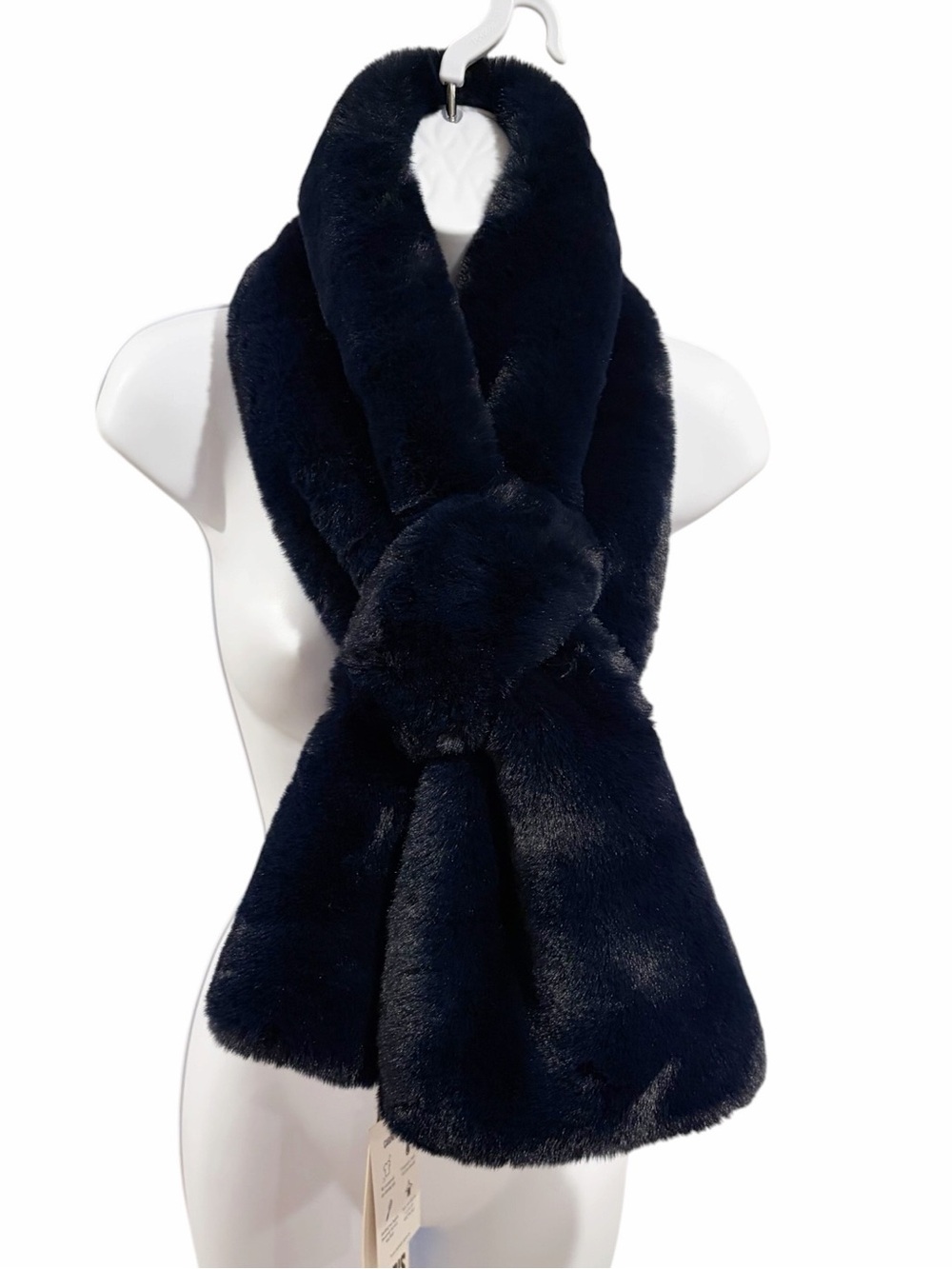 NWT Apparis Luna Faux Fur Scarf Navy - Picture 2 of 8